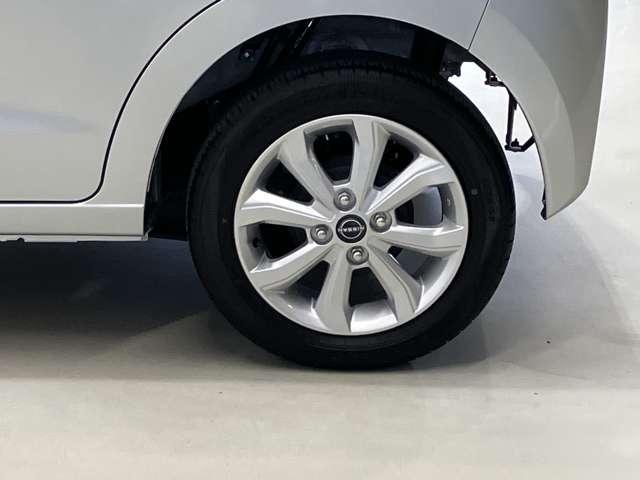 デイズ X 660 X 4WD 展示試乗車アップ メモリ-ナビ&全周囲カメラ・シートヒ-タ-・前後ソナ-・LEDヘッドライト・オートライト・ハイビ-ムアシスト・SOSコ-ル・フロア-カ-ペット・ETC付(19枚目)