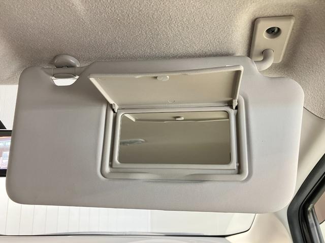 ノート e-パワー メダリスト 1.2 e-POWER メダリスト 衝突被害軽減ブレ-キ&踏み間違い防止アシスト・CDチューナ-・全周囲カメラ・スマートル-ムミラ-・アダプティブクル-ズコントロ-ル・LEDヘッドライト・フォグランプ(31枚目)