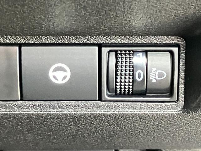 ノート Ｘ　１．２　Ｘ　展示試乗車アップ　衝突被害軽減ブレ－キ＆踏み間違い防止アシスト・後側方車両検知警報・後退時車両検知警報・プロパイロット機能・メ－カ－ナビ・全周囲カメラ・ＬＥＤヘッドライト・ＥＴＣ２．０付（33枚目）