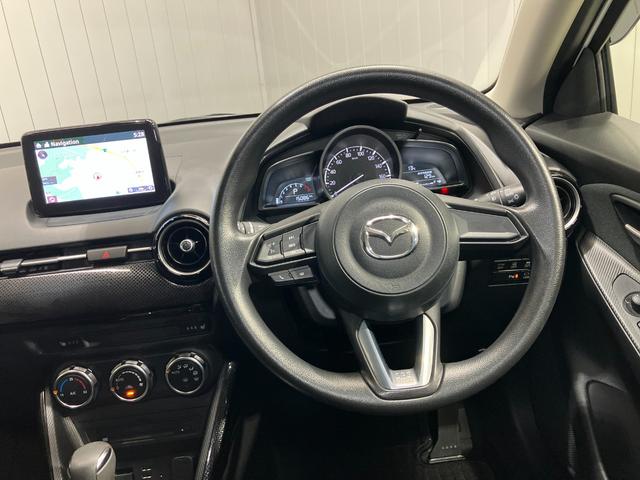 デミオ １５Ｓ　１．５　１５Ｓ　メモリ－ナビ＆全周囲カメラ・シートヒ－タ－・ドライブレコ－ダ－・ＬＥＤヘッドライト・ＬＥＤフォグランプ・オートライト・ｉ－ＳＴＯＰ付（24枚目）