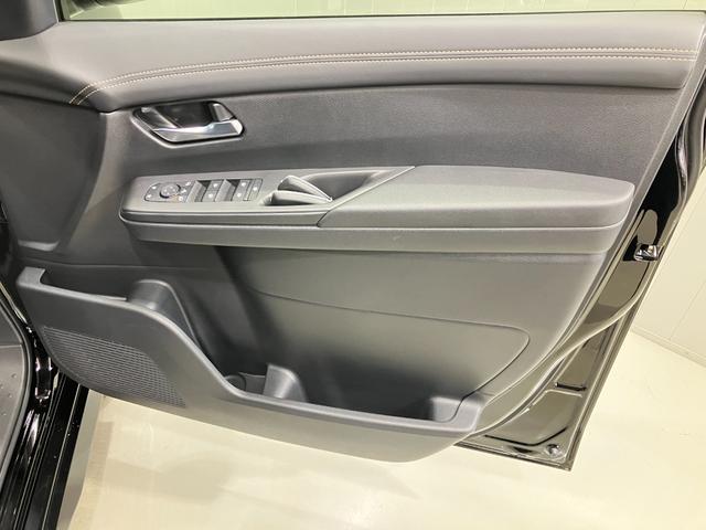 セレナ ハイウェイスターV 2.0 ハイウェイスターV 展示試乗車アップ プロパイロット機能&メ-カ-ナビ・全周囲カメラ・両側電動スライドドア・前後ドラレコ・LEDヘッドライト・LEDフォグランプ・SOSコ-ル・ETC2.0付(23枚目)