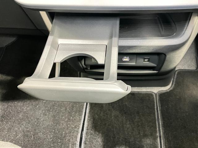 セレナ ハイウェイスターV 2.0 ハイウェイスターV 展示試乗車アップ プロパイロット機能&メ-カ-ナビ・全周囲カメラ・両側電動スライドドア・前後ドラレコ・LEDヘッドライト・LEDフォグランプ・SOSコ-ル・ETC2.0付(50枚目)