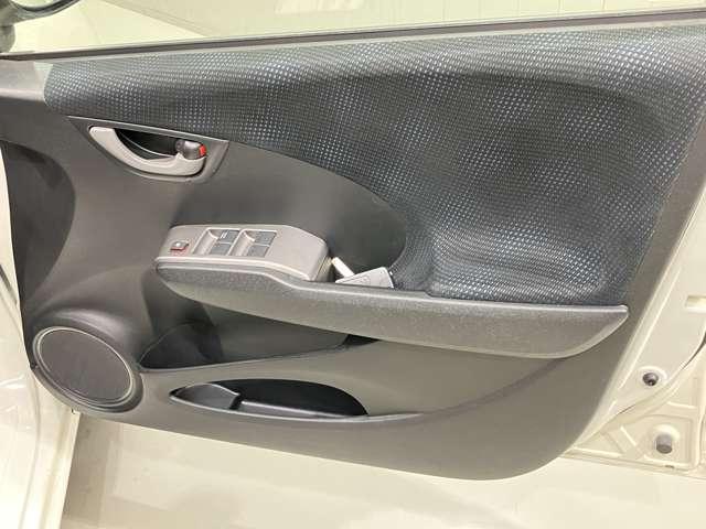 �h�A�|�P�b�g�Ƀy�b�g�{�g�������Ă������Ƃ��o���܂��B