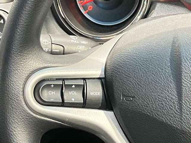 �X�e�A�����O�����𗣂����ƂȂ��A�I�|�f�B�I�̑��삪�o����A�X�e�A�����O�X�C�b�`�t