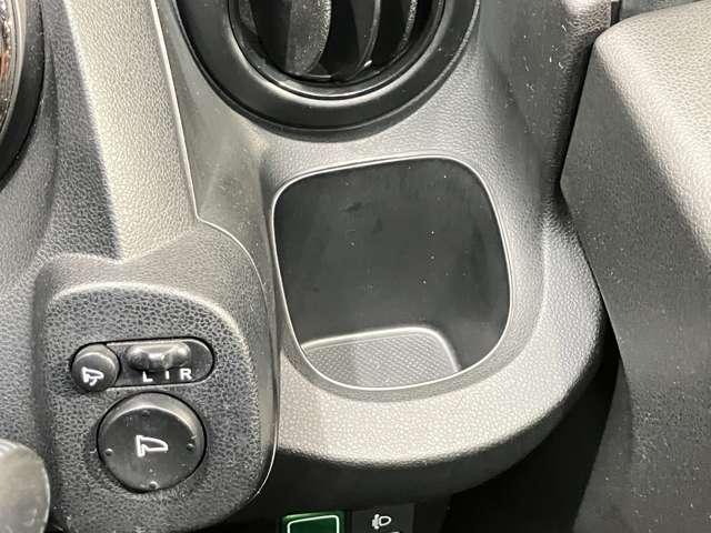 �^�]�Ȃ̃h�����N�z���_�[�ł��B��̂Ƃǂ��₷���ʒu�ɂ���̂ŕ֗��ł�