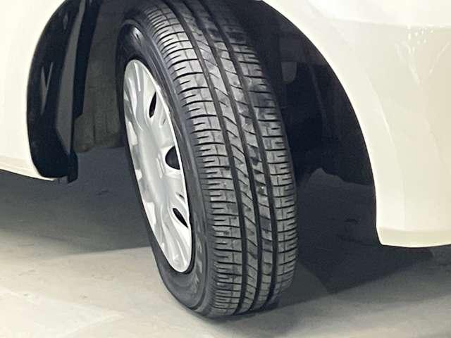 �X�^�C���b�V���ŃV���v���ȃf�U�C���̃z�C�[���L���b�v�t���ł��B