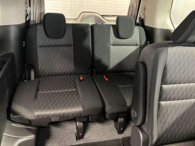 �y�R��ڃV�[�g�z������������肵�Ă���A�Ƒ��̂��o���������K�Ƀh���C�u�ł��܂���