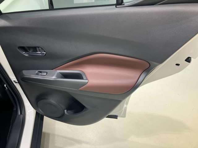 �����h�A�̃|�P�b�g�ɂ��h�����N�⏬�������邱�Ƃ��o���܂��B