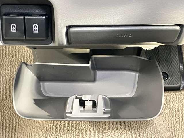 �J�[�h�⏬��������̂ɕ֗��Ȏ��[�X�y�[�X��