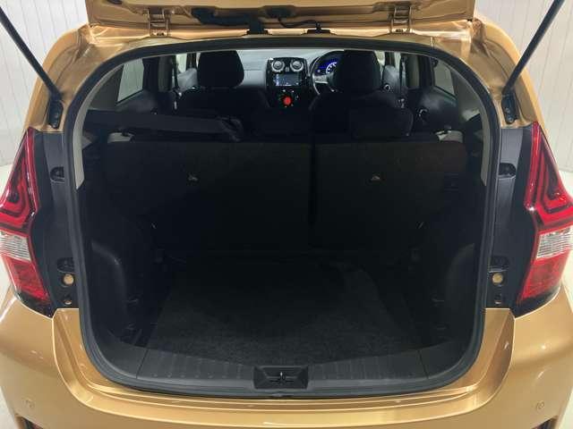 ノート ｅ－パワー　Ｘ　１．２　ｅ－ＰＯＷＥＲ　Ｘ　衝突被害軽減ブレ－キ＆踏み間違い防止アシスト・メモリ－ナビ・全周囲カメラ・ドライブレコ－ダ－・スマートル－ムミラ－・ＬＥＤヘッドライト・センタ－ア－ムレスト・ＥＴＣ付（13枚目）