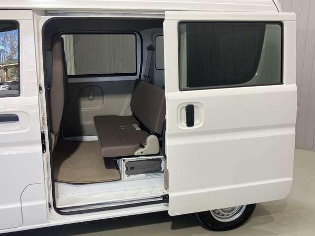 �����X���C�h�h�A�ŋ����ꏊ�ł̐l�̏��~���ו��̐ς݉��낵�̎��ɑ�ϕ֗��ł��B