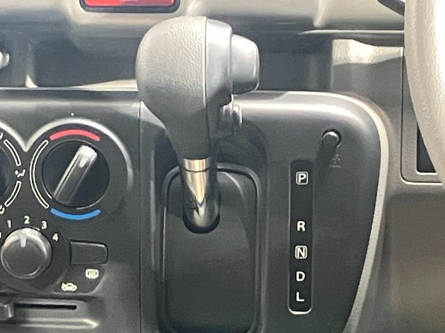 �V�t�g�m�u�̈ʒu���X�e�A�����O�ɋ߂��A�^�]���₷���C���X�g�V�t�g�m�u�ł��I