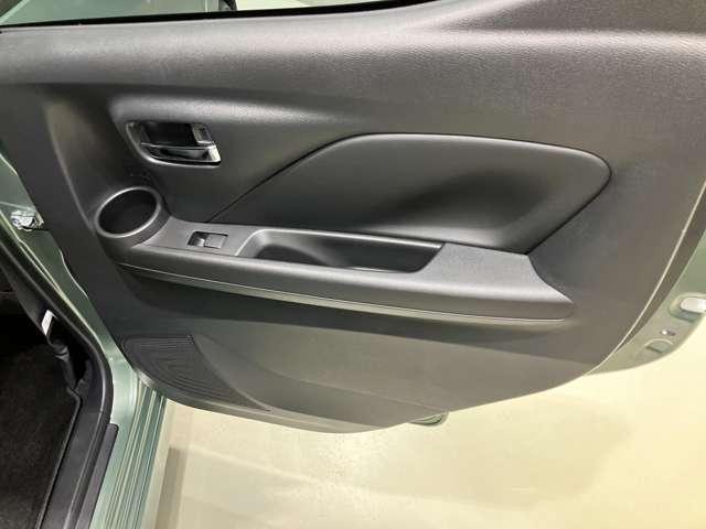 デイズ ６６０　ハイウェイスターＧターボ　展示試乗車アップ　衝突被害軽減ブレ－キ＆踏み間違い防止アシスト・メモリ－ナビ・全周囲カメラ・ＳＯＳコ－ル・前後ソナ－・ＬＥＤヘッドライト・ＬＥＤフォグランプ・フロア－カ－ペット・ＥＴＣ付（23枚目）