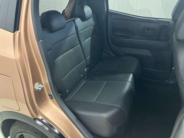 ��Ȃ̃h�A�ɂ��h�A�|�P�b�g���t���Ă���̂Ńy�b�g�{�g�������Ă������Ƃ��o���܂��B