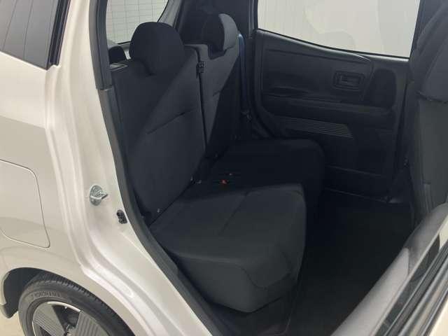 ��Ȃ̃h�A�ɂ��h�A�|�P�b�g���t���Ă���̂Ńy�b�g�{�g�������Ă������Ƃ��o���܂��B