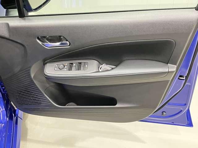 ノート Ｘ　当社試乗車・プロパイロット・日産純正９インチコネクトナビ＆アラウンドビュー・ＥＴＣ２．０・スマートミラー・インテリジェントキー・プライバシーガラス・アダクティブＬＥＤライト・衝突被害軽減ブレーキ（13枚目）