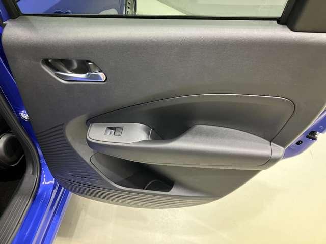 ノート Ｘ　当社試乗車・プロパイロット・日産純正９インチコネクトナビ＆アラウンドビュー・ＥＴＣ２．０・スマートミラー・インテリジェントキー・プライバシーガラス・アダクティブＬＥＤライト・衝突被害軽減ブレーキ（15枚目）
