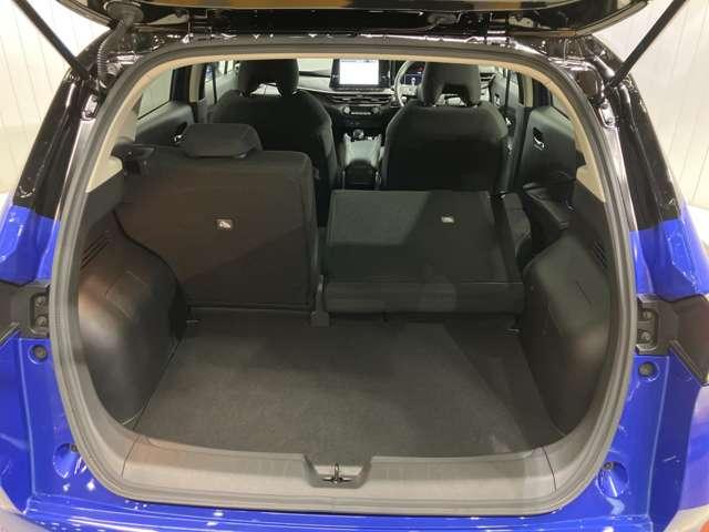 ノート Ｘ　当社試乗車・プロパイロット・日産純正９インチコネクトナビ＆アラウンドビュー・ＥＴＣ２．０・スマートミラー・インテリジェントキー・プライバシーガラス・アダクティブＬＥＤライト・衝突被害軽減ブレーキ（17枚目）