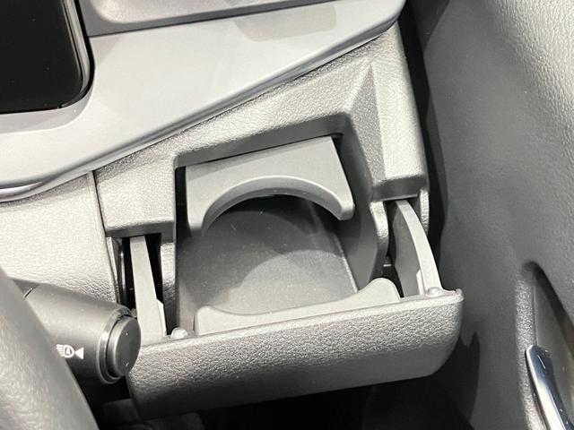 ノート Ｘ　当社試乗車・プロパイロット・日産純正９インチコネクトナビ＆アラウンドビュー・ＥＴＣ２．０・スマートミラー・インテリジェントキー・プライバシーガラス・アダクティブＬＥＤライト・衝突被害軽減ブレーキ（42枚目）