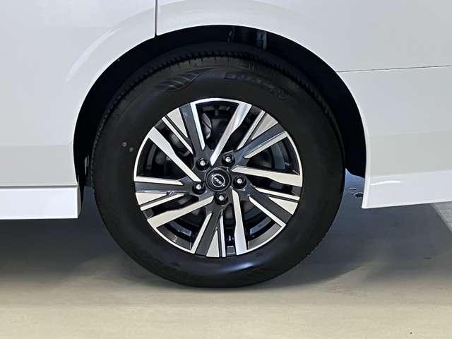 セレナ ハイウェイスターＶ　ワンオーナー・車検整備付・プロパイロット・日産純正９インチナビ＆１１インチ後席モニター・アラウンドビュー・前後ドライブレコーダー・ＥＴＣ・スマートミラー・両側電動スライドドア・ＬＥＤライト（13枚目）