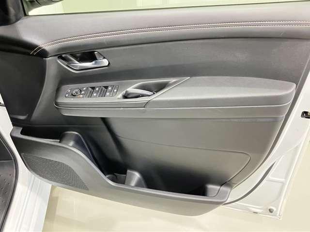 セレナ ハイウェイスターＶ　ワンオーナー・車検整備付・プロパイロット・日産純正９インチナビ＆１１インチ後席モニター・アラウンドビュー・前後ドライブレコーダー・ＥＴＣ・スマートミラー・両側電動スライドドア・ＬＥＤライト（15枚目）