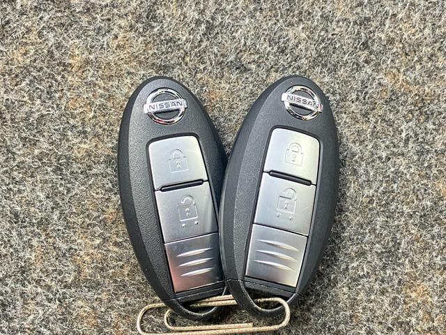 【インテリジェントキー】キーを出さずにドアロックの開閉からエンジン始動まで出来るインテリジェントキー★ワンタッチで簡単便利！