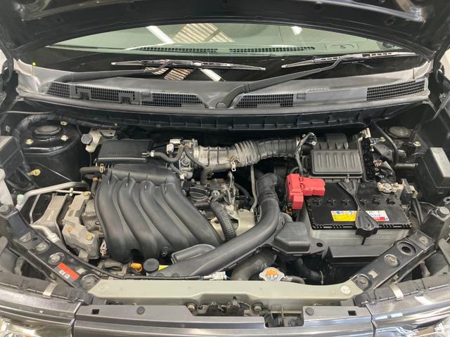 エンジンルームもクリーニング済みできれいですよ。日産の整備士がしっかりと丁寧に点検していますので安心してお乗りいただけます