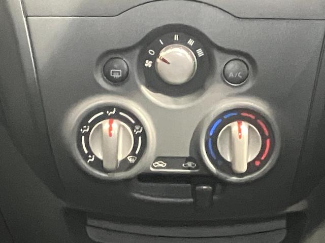 ノート Ｘ　ワンオーナー・純正ＣＤチューナーデッキ・ＥＴＣ・ドライブレコーダー・オートライト・インテリジェントキー・プライバシーガラス・衝突被害軽減ブレーキ・アイドリングストップ機能（21枚目）