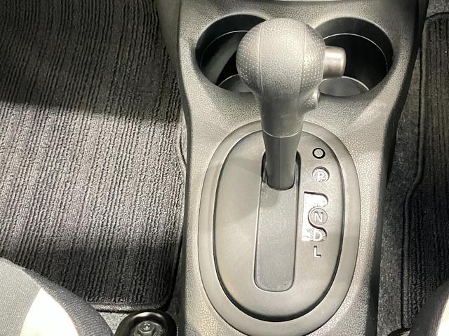 ノート Ｘ　ワンオーナー・純正ＣＤチューナーデッキ・ＥＴＣ・ドライブレコーダー・オートライト・インテリジェントキー・プライバシーガラス・衝突被害軽減ブレーキ・アイドリングストップ機能（22枚目）