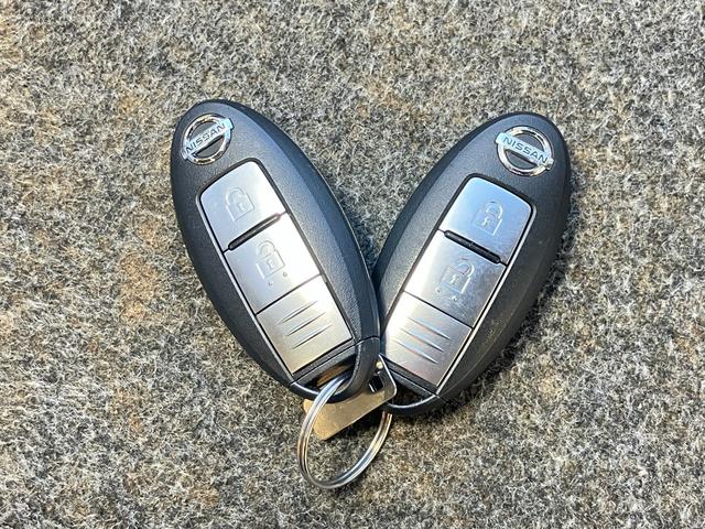 ノート Ｘ　ワンオーナー・純正ＣＤチューナーデッキ・ＥＴＣ・ドライブレコーダー・オートライト・インテリジェントキー・プライバシーガラス・衝突被害軽減ブレーキ・アイドリングストップ機能（27枚目）