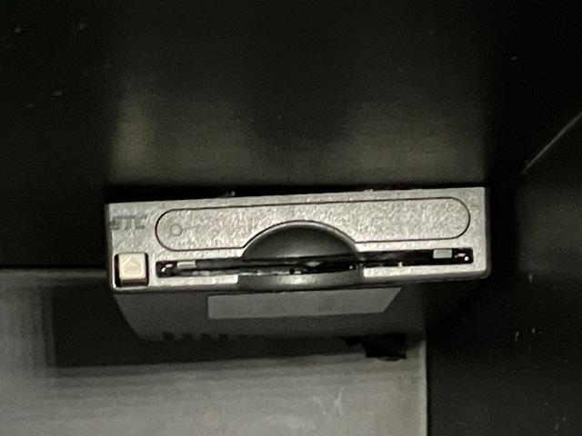 ノート ｅ－パワー　Ｘ　車検整備付・日産純正ナビ＆アラウンドビュー・スマートミラー・ドライブレコーダー・オートエアコン・オートライト・プライバシーガラス・インテリジェントキー・衝突被害軽減ブレーキ（22枚目）