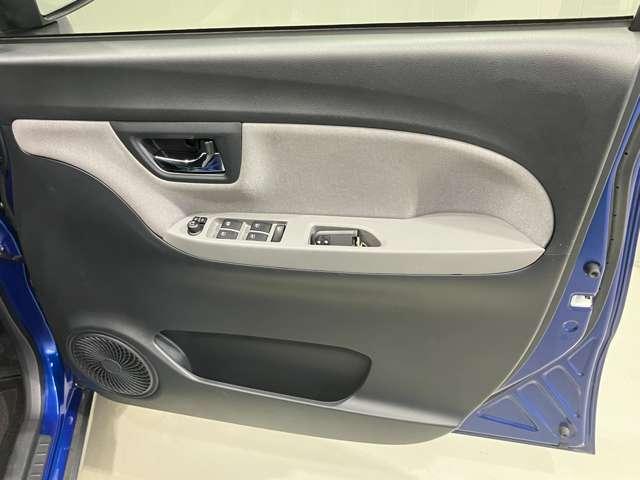 �y�^�]�ȃh�A�z���[�|�P�b�g���t���Ă���̂ŉ^�]�Ȏ�����X�b�L���ۂĂ܂���