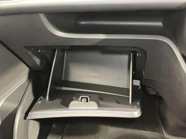 セレナ ハイウェイスターＶ　防水シート仕様・プロパイロット機能・純正９インチナビ＆アラウンドビューカメラ・ＥＴＣ・スマートミラー・両側電動スライドドア・ＬＥＤライト・アルミホイール・衝突被害軽減ブレーキ・踏み間違い防止アシスト（48枚目）