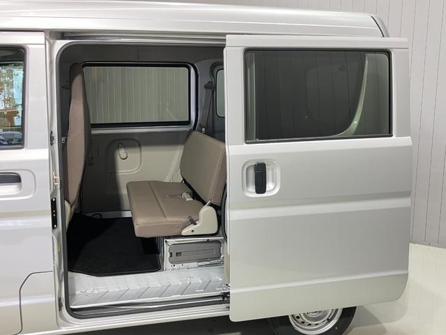 ＮＶ１００クリッパーバン ＤＸ　ＧＬセーフティパッケージ　ワンオーナー・車検整備付・ナビゲーション・ドライブレコーダー・オートライト・キーレス・プライバシーガラス・衝突被害軽減ブレーキ・踏み間違い防止アシスト（8枚目）