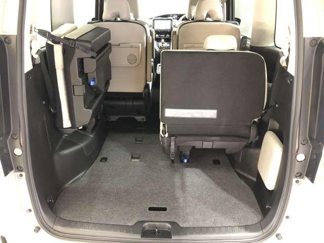 e-パワー ハイウェイスターV 1.2 e-POWER ハイウェイスター V 衝突被害軽減ブレ-キ・メモリーナビ・全周囲カメラ・両側電動スライドドア・オートライト・ETC・フロアーカーペット付(13枚目)