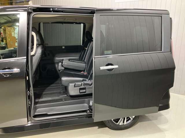 セレナ ハイウェイスターＶ　２．０ハイウェイスターＶ　当社試乗車アップ・メーカーＯＰナビゲーション・左右オートスライドドア・プロパイロット・アラウンドビューモニター・ＥＴＣ・ドライブレコーダー・ＬＥＤヘッドライト・フォグ・アルミ（10枚目）
