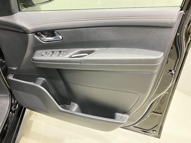 セレナ ハイウェイスターＶ　２．０ハイウェイスターＶ　当社試乗車アップ・メーカーＯＰナビゲーション・左右オートスライドドア・プロパイロット・アラウンドビューモニター・ＥＴＣ・ドライブレコーダー・ＬＥＤヘッドライト・フォグ・アルミ（43枚目）