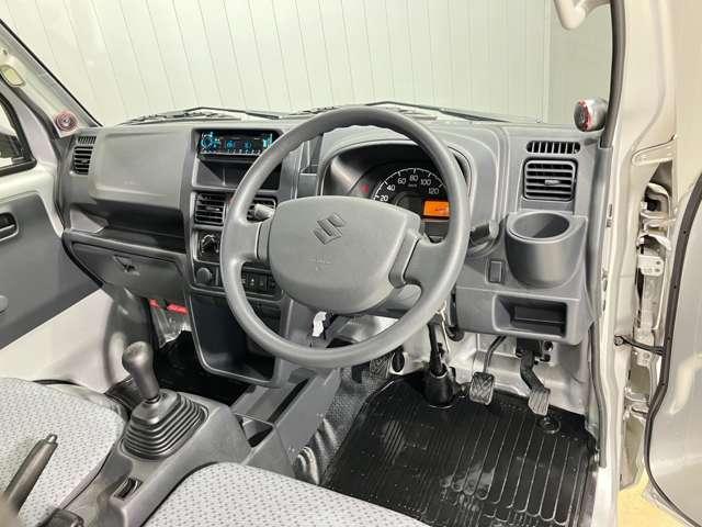 キャリイトラック ＫＣエアコン・パワステ農繁仕様　６６０　ＫＣ　エアコン・パワステ　農繁仕様　３方開　４ＷＤ　５Ｆ・マニュアルエアコン・ＣＤラジオ・オートライト・（4枚目）