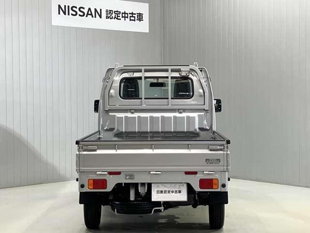 キャリイトラック ＫＣエアコン・パワステ農繁仕様　６６０　ＫＣ　エアコン・パワステ　農繁仕様　３方開　４ＷＤ　５Ｆ・マニュアルエアコン・ＣＤラジオ・オートライト・（8枚目）