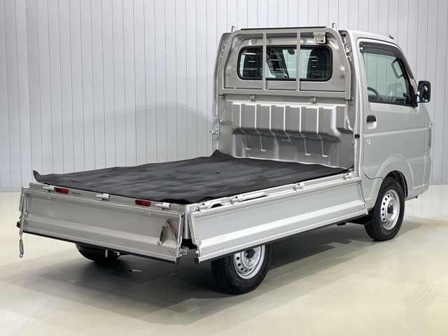 キャリイトラック ＫＣエアコン・パワステ農繁仕様　６６０　ＫＣ　エアコン・パワステ　農繁仕様　３方開　４ＷＤ　５Ｆ・マニュアルエアコン・ＣＤラジオ・オートライト・（9枚目）