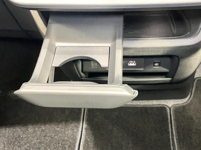 セレナ ハイウェイスターＶ　２．０　ハイウェイスターＶ　当社試乗車アップ・メーカーメモリーナビゲーション・左右オートスライドドア・プロパイロット・アラウンドビューモニター・ＥＴＣ・ドライブレコーダー・ＬＥＤヘッドライト・アルミ（30枚目）