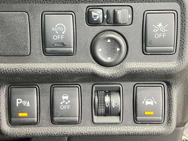 ノート Ｘ　１．２　Ｘ　ディーラーＯＰナビゲーション・バックモニター・ドライブレコーダー・フォグランプ・アルミホイール・オートライト・マニュアルエアコン（18枚目）