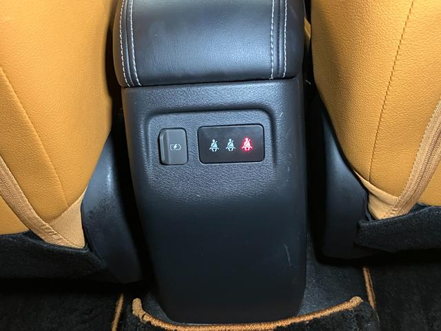 �A�[�����X�g���ɂ͂t�r�a�\�P�b�g�𑕔��I��Ȃł��g�т��[�d���邱�Ƃ��ł��܂��I