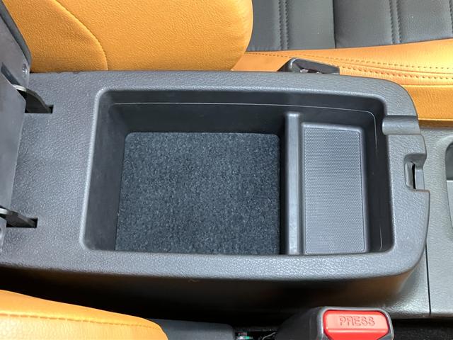 �Z���^�[�R���\�[���{�b�N�X�̒��ɂ������Ղ���[�I�^�]�Ȏ������������ۂĂ܂��I