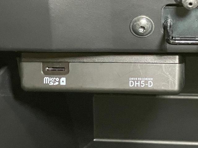 �h���C�u���R�[�_�[�{�̃��j�b�g�̓O���[�{�b�N�X�㕔�ɂ���܂�