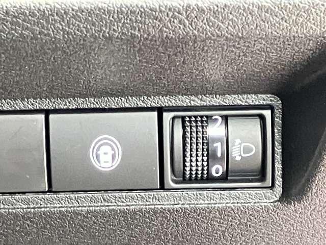 ノート Ｘ　１．２　Ｘ　当社社用車アップ・純正メモリーナビゲーション・ＥＴＣ・バックカメラ・ＬＥＤヘッドライト・オートライト・オートエアコン（19枚目）