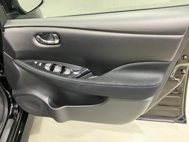 �y�^�]�ȃh�A�z�{�g���z���_�[����[�|�P�b�g���t���Ă���̂ŉ^�]�Ȏ�����X�b�L���ۂĂ܂���