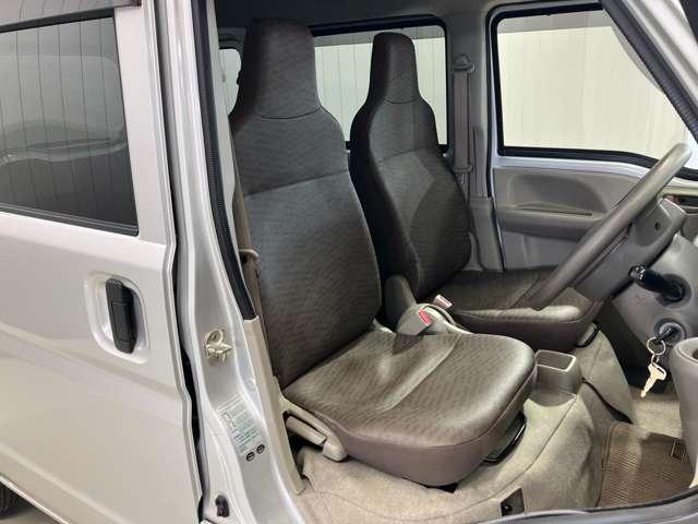 �O�Ȃ̃t���A�ɏ�Q�����Ȃ������ɍL���X�y�[�X���m�ہB�^�]�ȁA����ȊԂ����R�Ɉړ��ł���̂ŁA�h���C�o�[������ȃh�A������~�肷��ۂɂ��A�X���[�X�Ɉړ��ł��܂��I