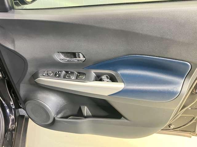 �y�^�]�ȃh�A�z�{�g���z���_�[����[�|�P�b�g���t���Ă���̂ŉ^�]�Ȏ�����X�b�L���ۂĂ܂���