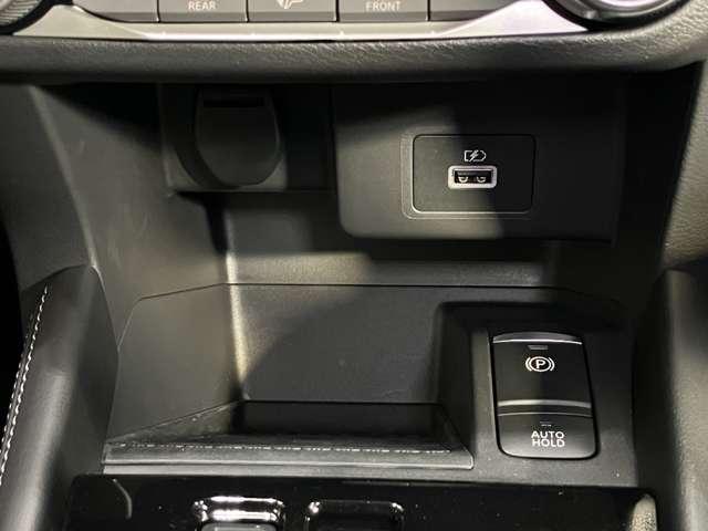 �t�r�a�\�P�b�g�Ŏԓ��ł��X�}�z�̏[�d���ł��֗��ł���